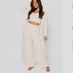 Boohoo NWT Premium Fluffy Lounge Cardigan Cream